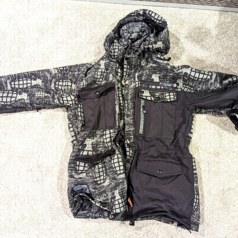 Grenade Stryker Snow Jacket Medium